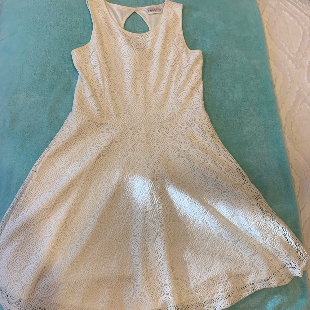 Keyhole White Sunday Dress|| Big Girls